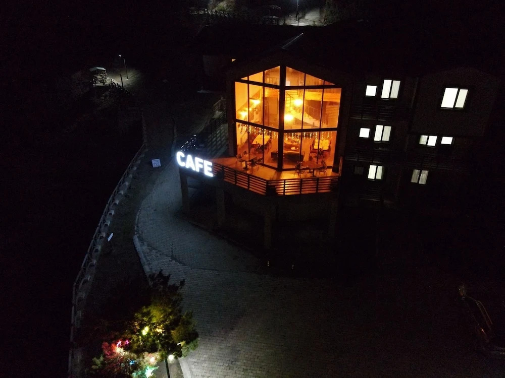Savsat Kosk Otel