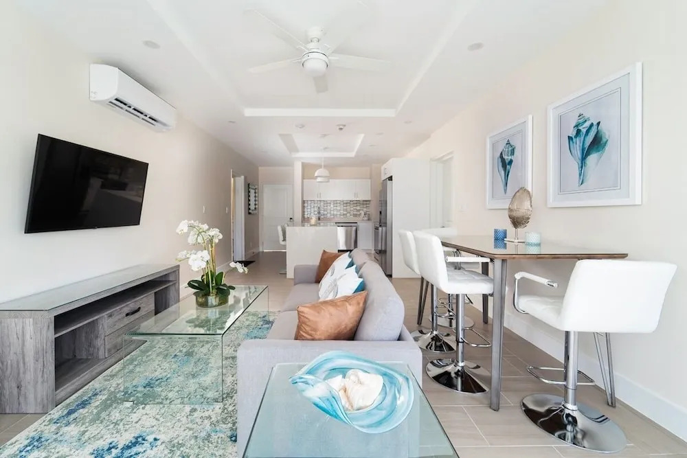 Coral Beach 107 2 Bedroom Condo