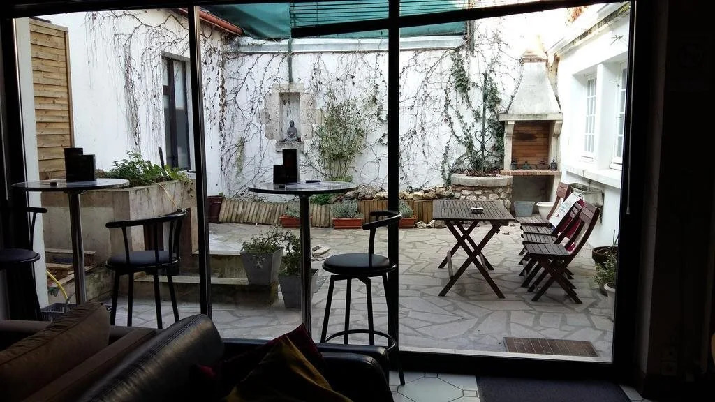 Felicidade Hostel