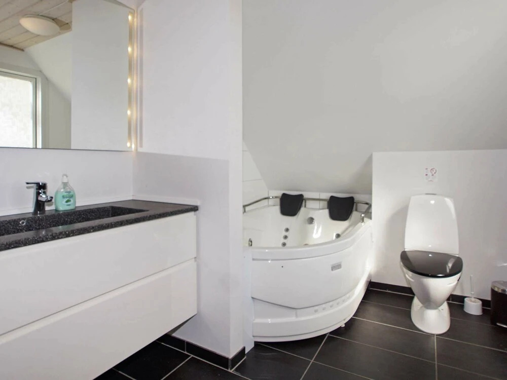 Luxurious Holiday Home in Hemmet With Indoor Whirlpool