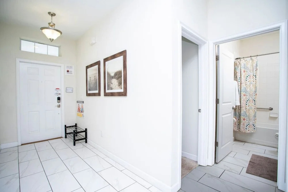 Modern 5BR Oasis Near Disney - Pvt Pool - 4712sl