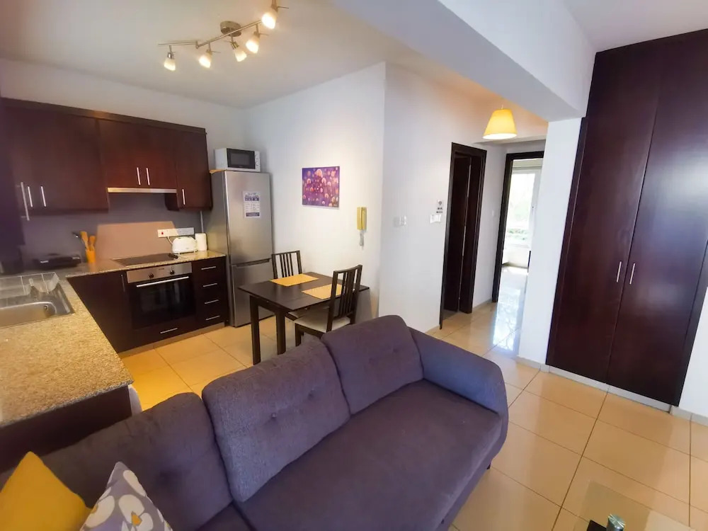 Promenade Breeze City Apartment