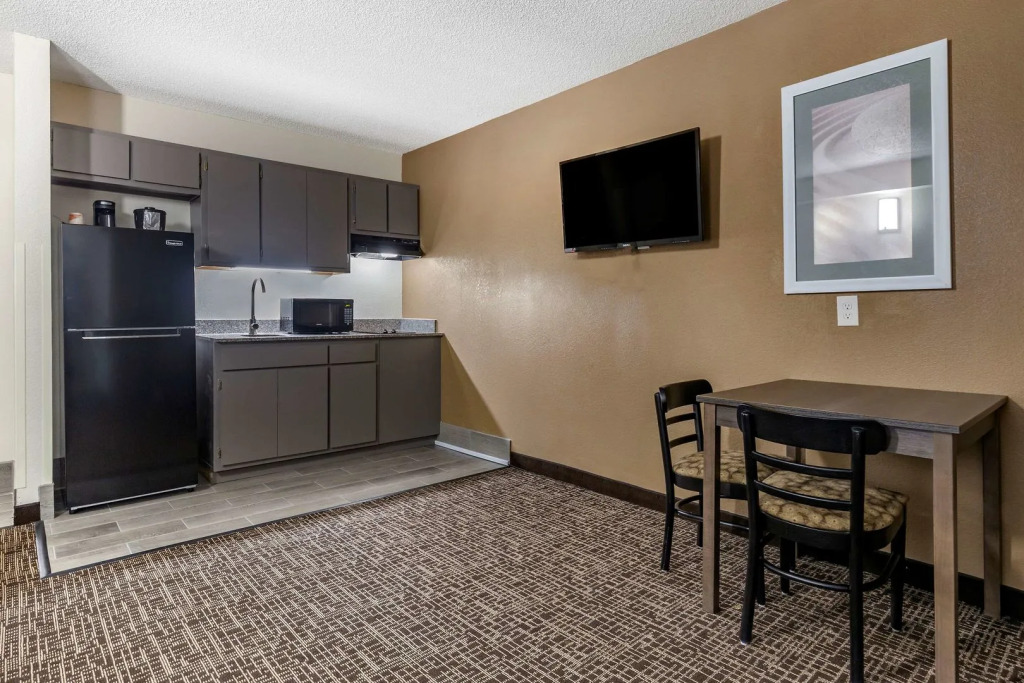 Quality Inn & Suites Spring Lake - Fayetteville near Fort Bragg