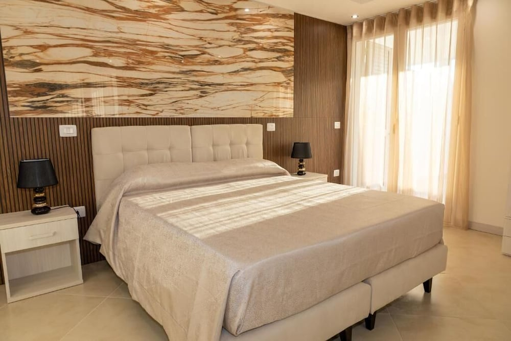 Global Hotel