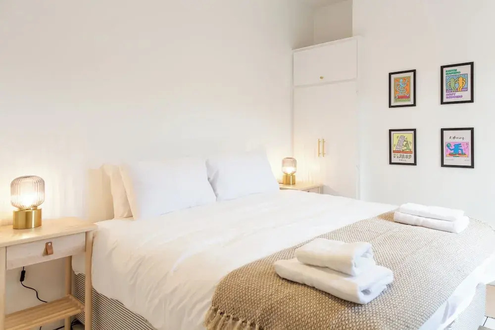 Bright & Airy 2BD - 10min walk to Centre