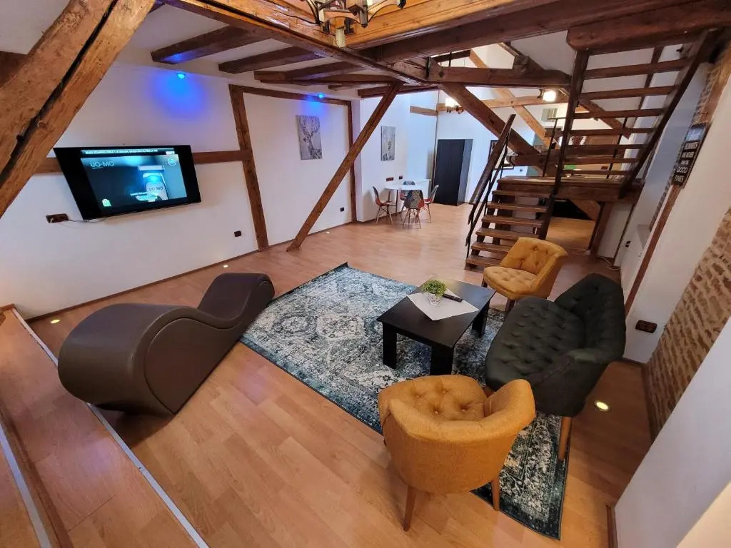 Main Square Apartments & More