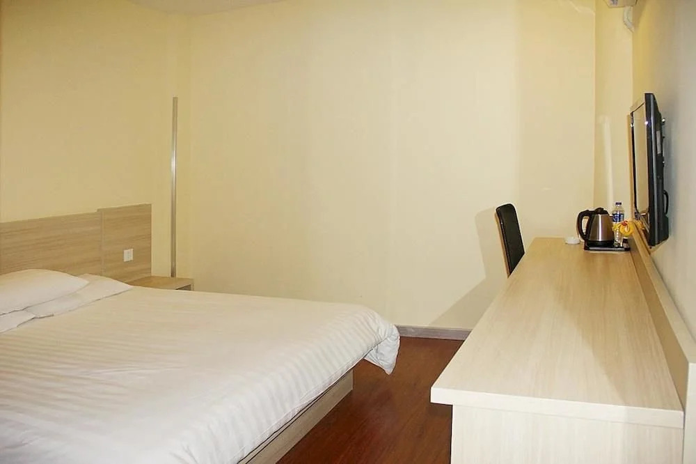 Hanting Express Huludao Zhongyang Road Branch