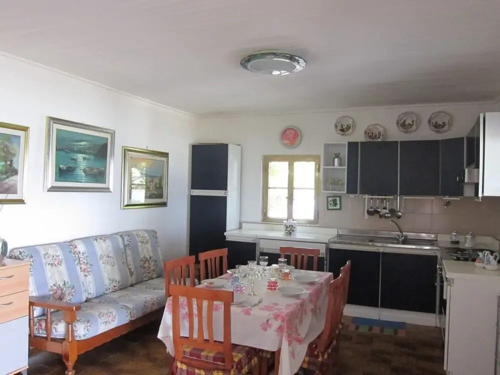 Detached Seafront Villa With Private Access To The Beach