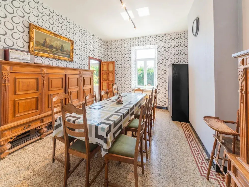 Elegant Home in Bievre With Garden