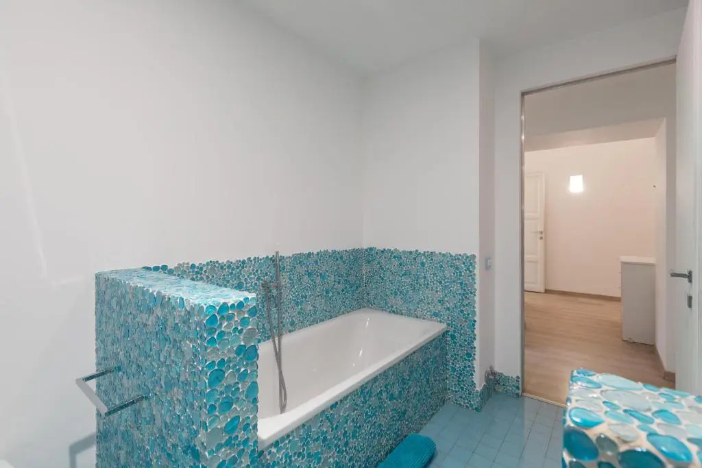 Amazing 4 bedrooms apartment with garden