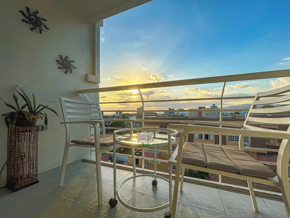 City View New Kingston Apartment w/ Pool