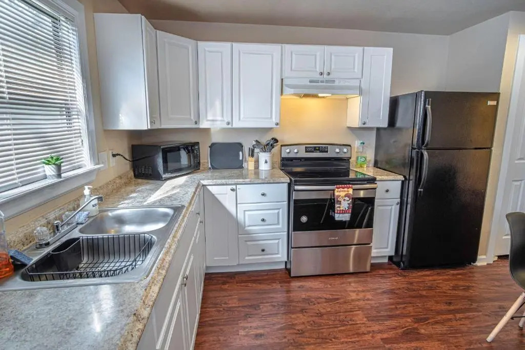 Nice 3B 2BA Near Downtown 2 Min AtandT Center