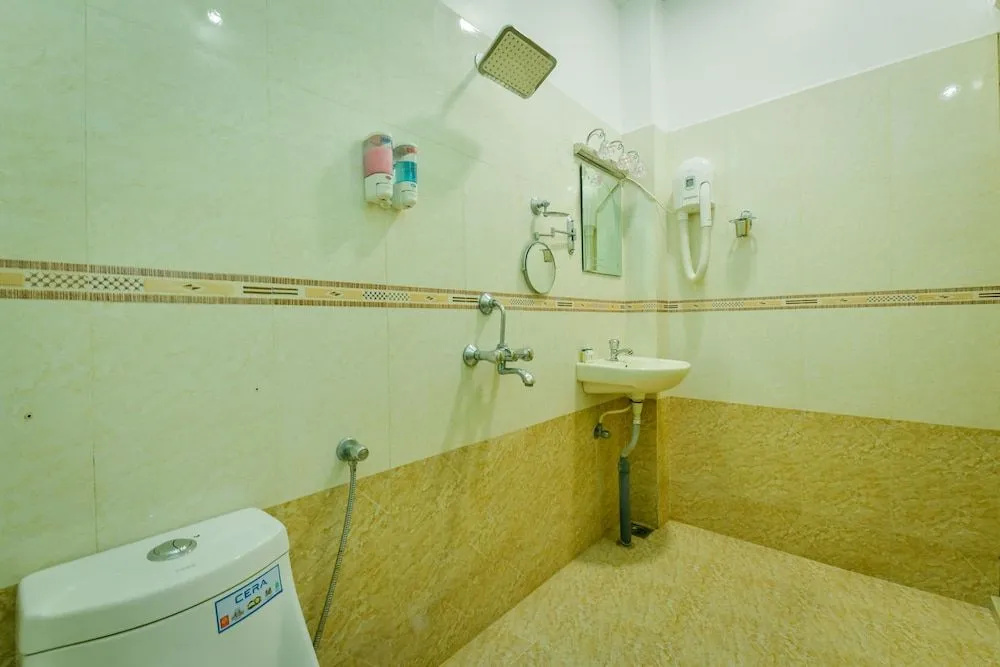 OYO 19587 Chembil Residency