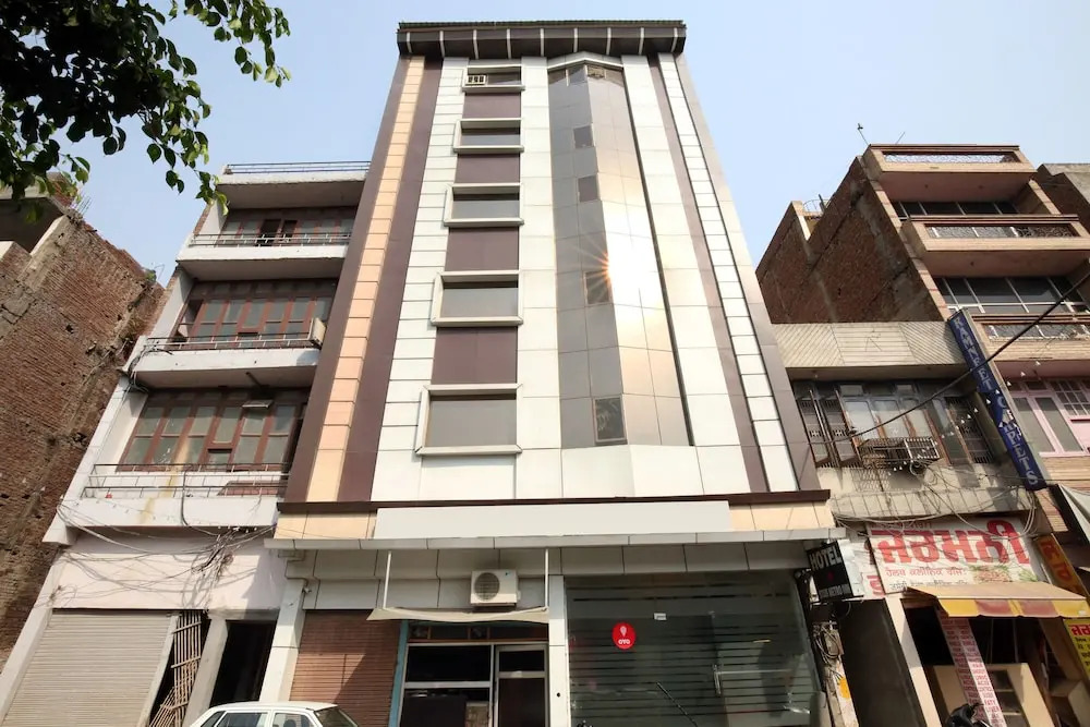 OYO 1610 Hotel Star Metro Inn