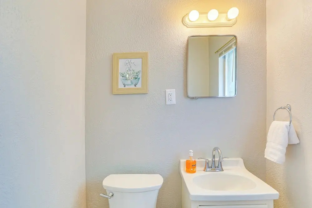 Convenient Family Home  3 Mi to Fort Sill!