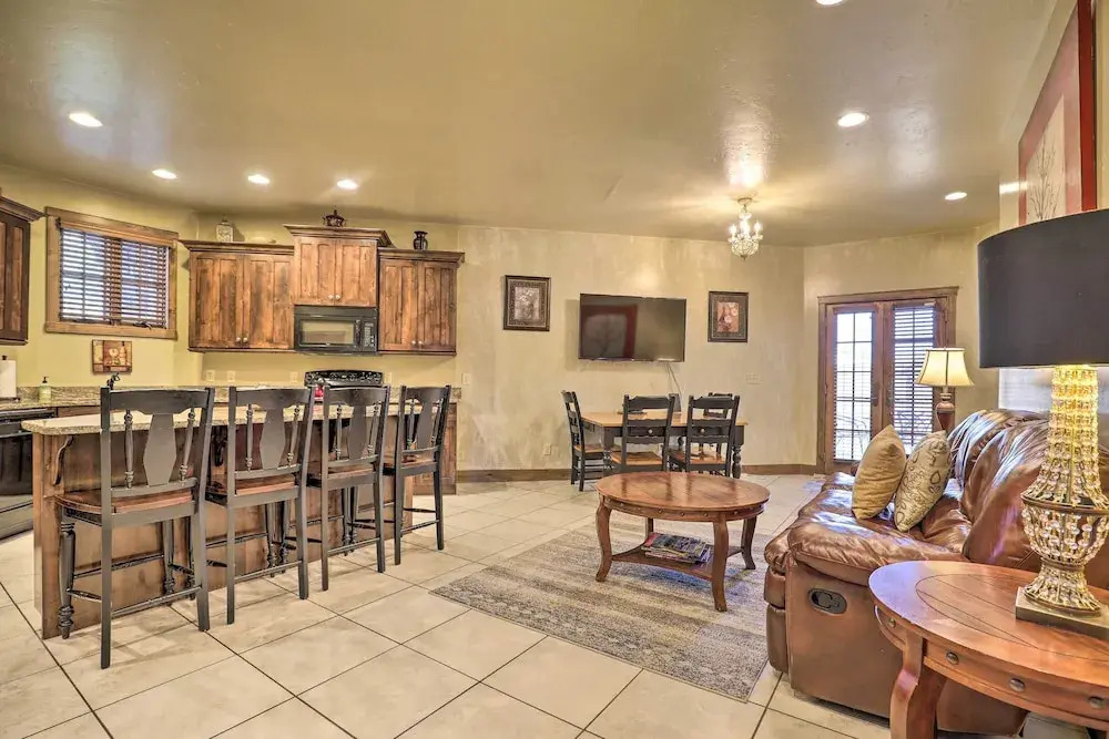 Luxurious Cedar City Getaway: 32 Mi to Brian Head!