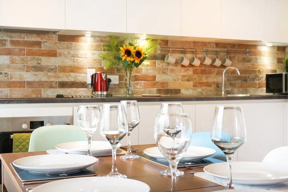Stylish 2-Bed Flat Near Central London
