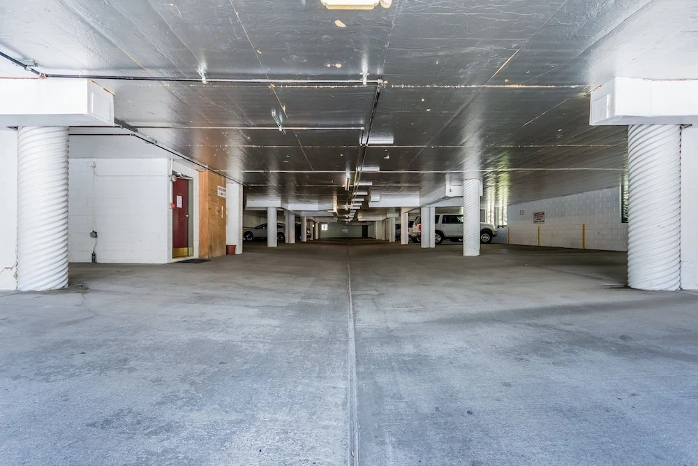 Crestview 25 Convenient Location near the Village and Lifts, Pet-Friendly by RedAwning