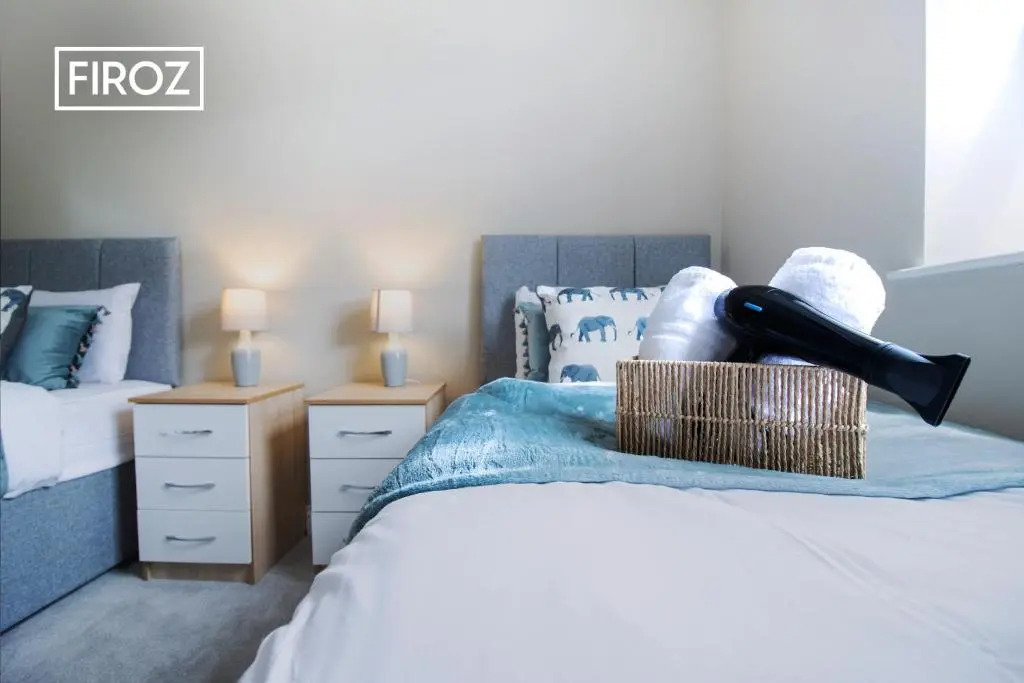 2 Bedroom 1 Bathroom Town Center Apartment With Free Parking By Firoz Property Management