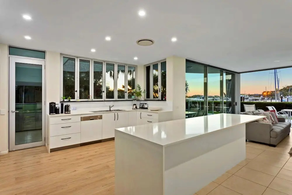 Pavillions 12 With Pool And Golf Buggy