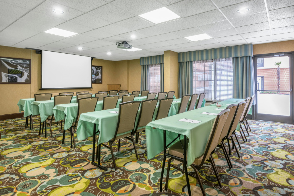 Hampton Inn & Suites Florence Center