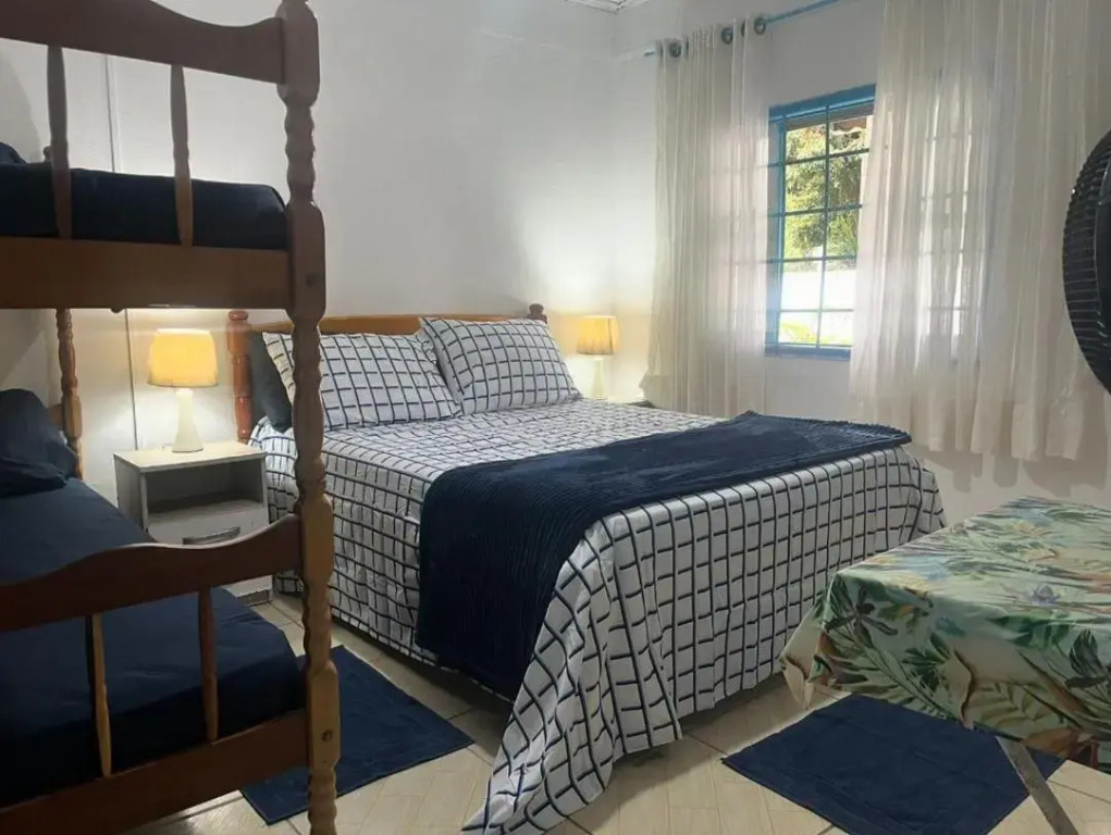 casa de praia em Itapoá SC a uma quadra da praia