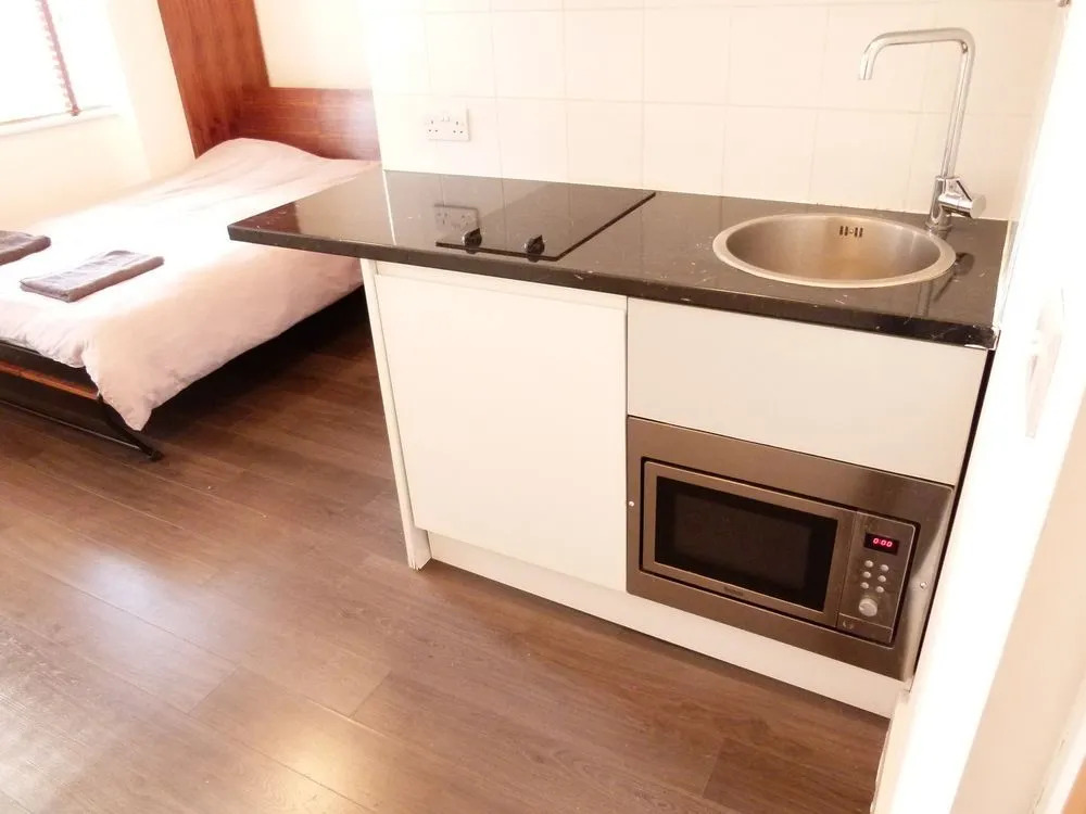 SS Property Hub - City of London Studio Apartment 7