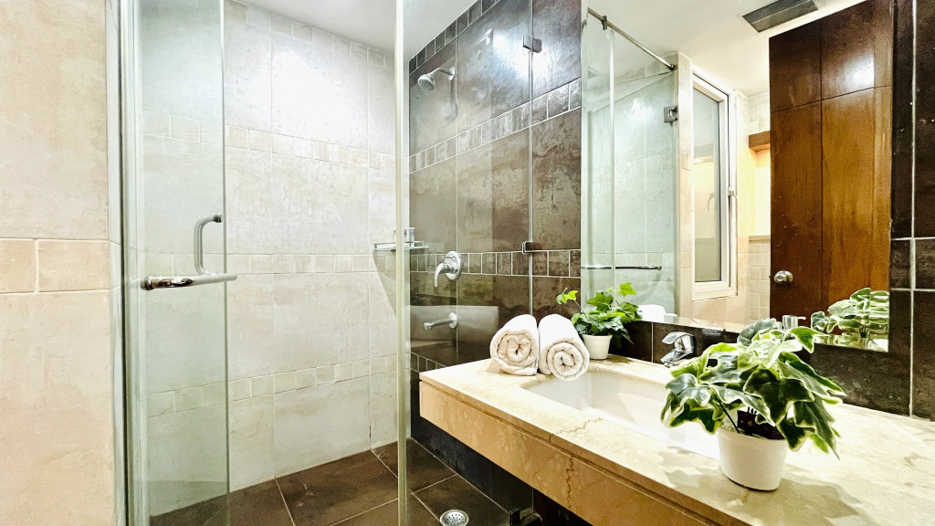 Bluo Modern 3Bhk M Block - Balcony, Parking