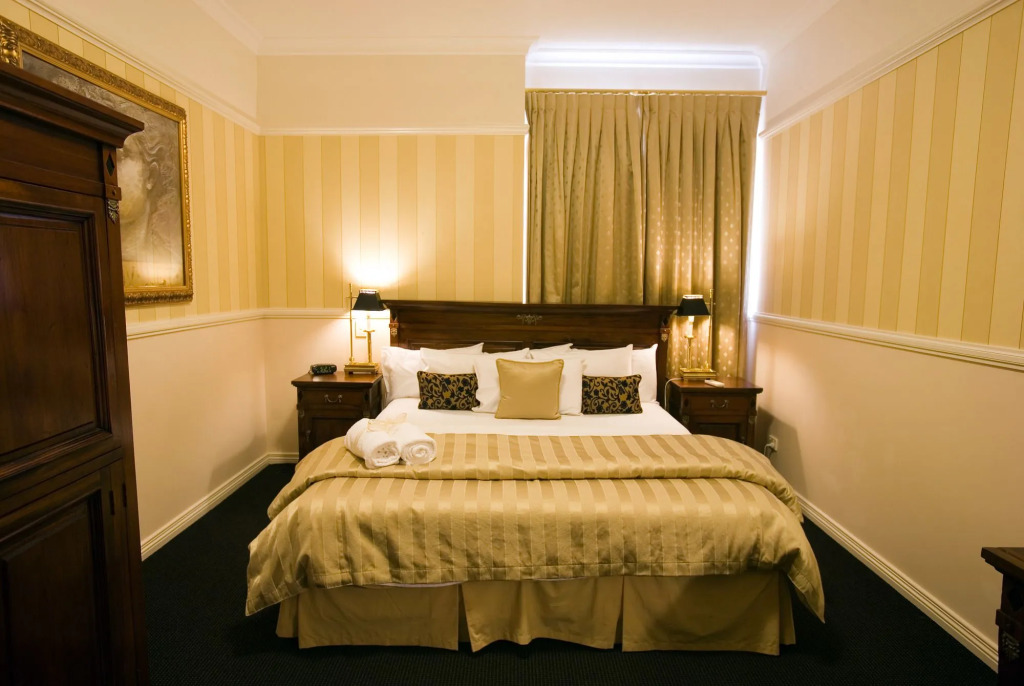 Redearth Boutique Hotel