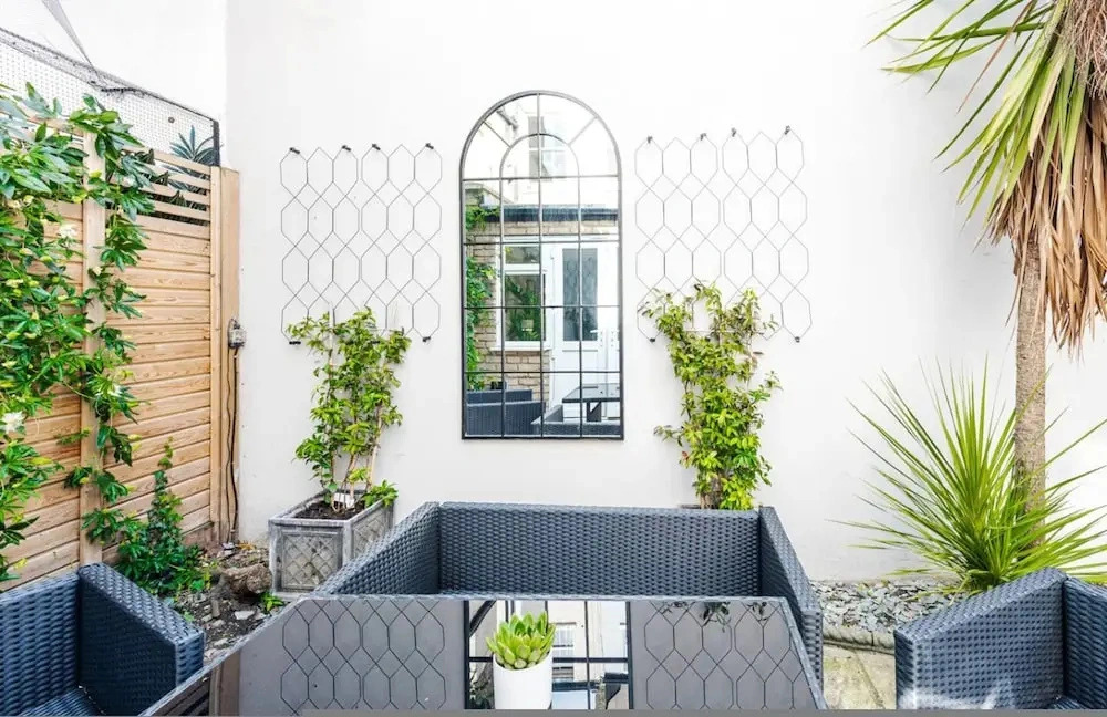 Clapham Calm 2 Bedroom Flat With Garden