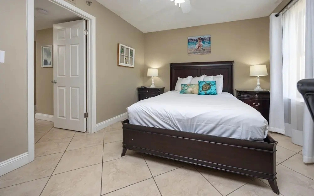 Phoenix V 401 3 Bedroom Condo