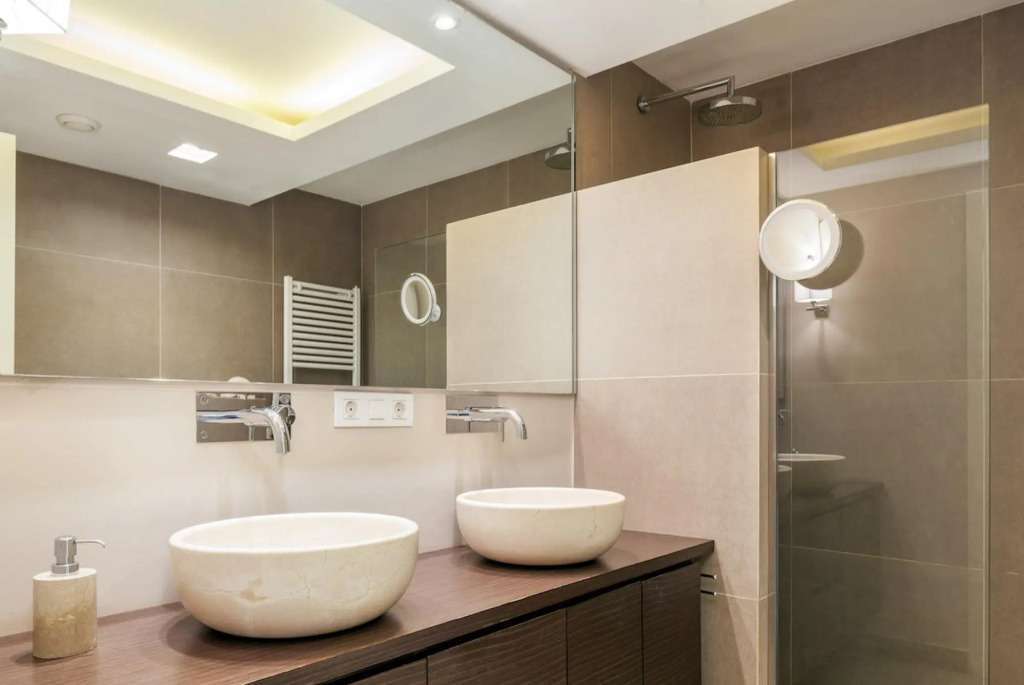 BATLLO 2 · Bright and luxury apartment next to P. de Gracia!