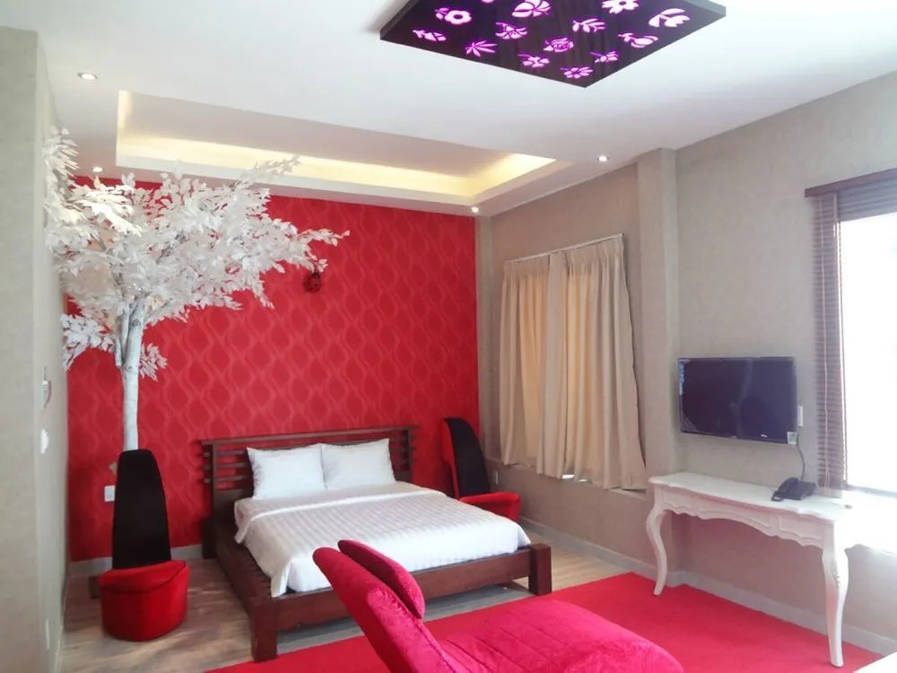 Love Point Hotel