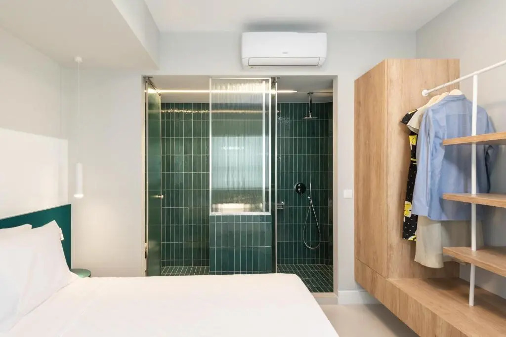 Evans Luxurious Apartment 4