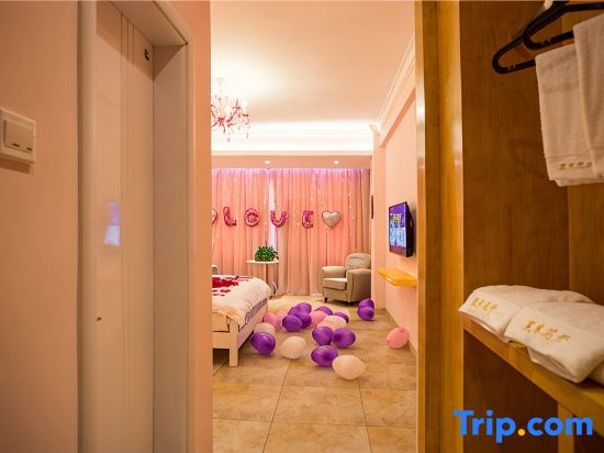Sanya Xiamohuahua Homestay (Dadonghai Branch)