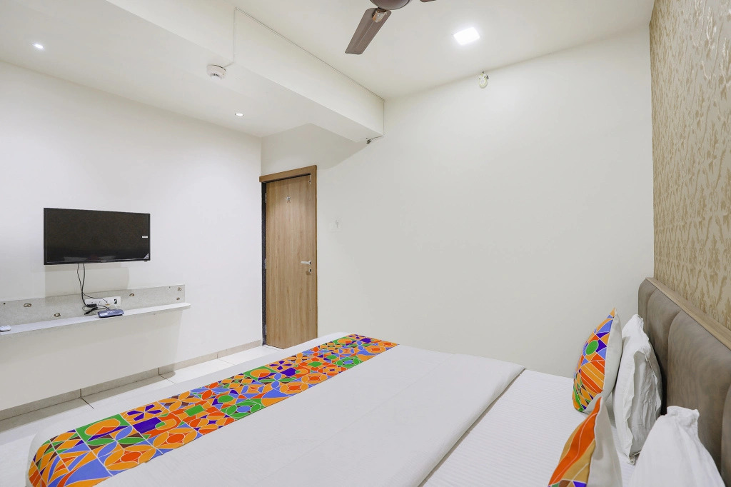 FabHotel Bharosa Inn