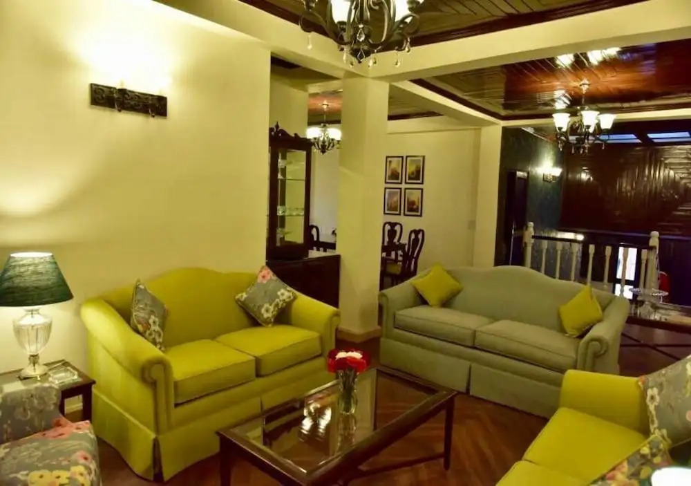 Adb Rooms The Oak Tree House