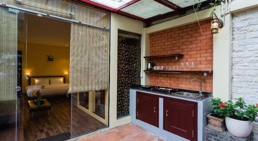 The Red House - Hostel