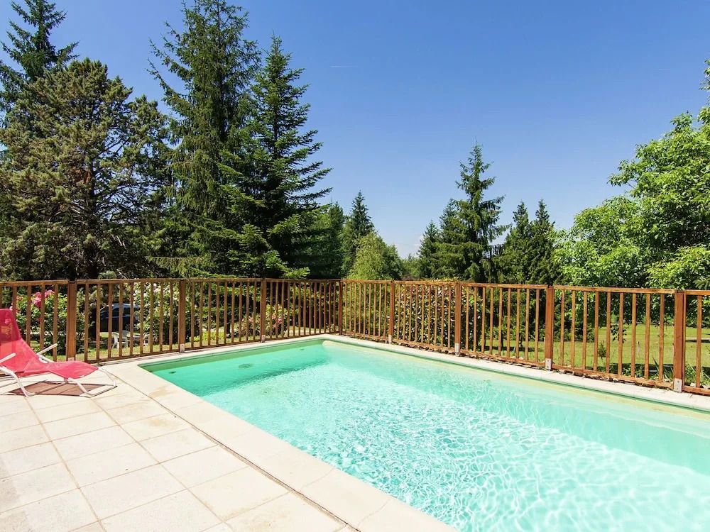 Modern Chalet in Neuvic with Private Swimming Pool