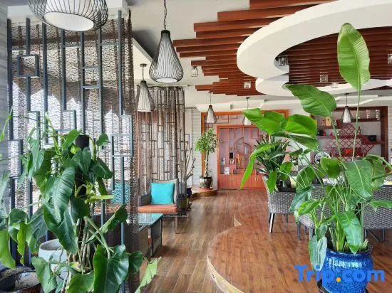 Lavande Hotels· Kuitun Center Park
