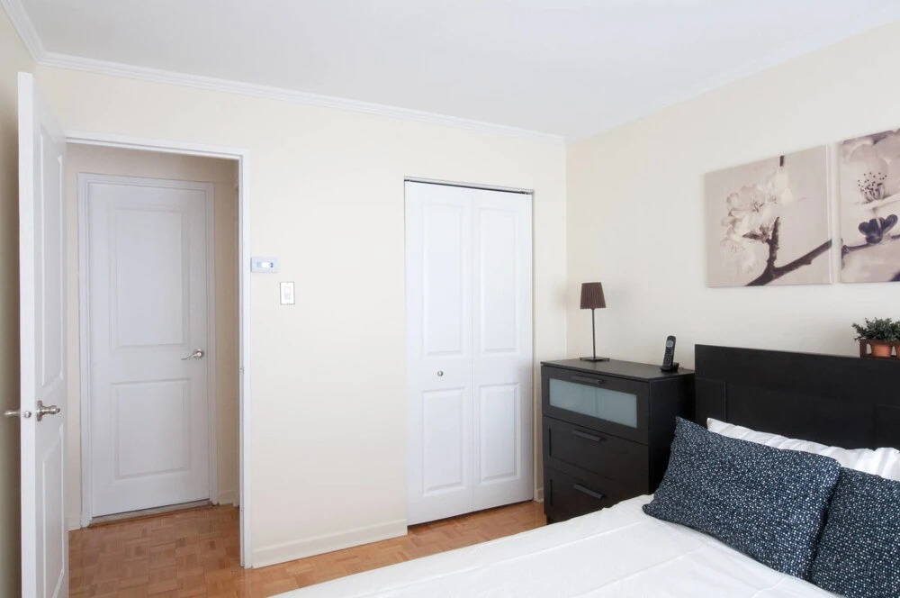 Slick 1BR Right Downtown by Namastay