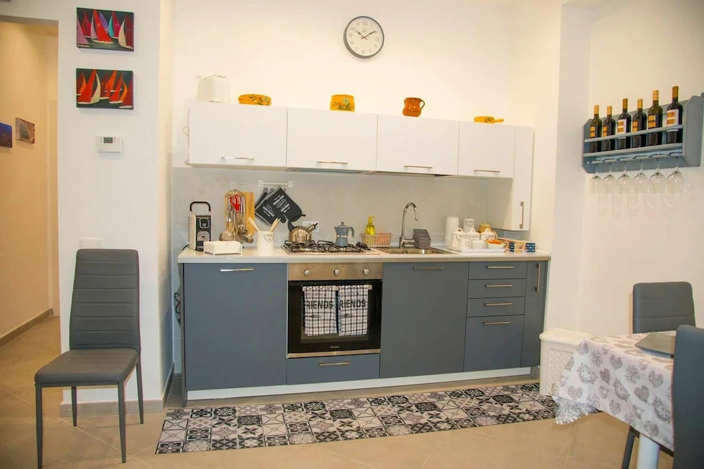 Apartment With one Bedroom in Palermo, With Furnished Terrace and Wifi - 300 m From the Beach