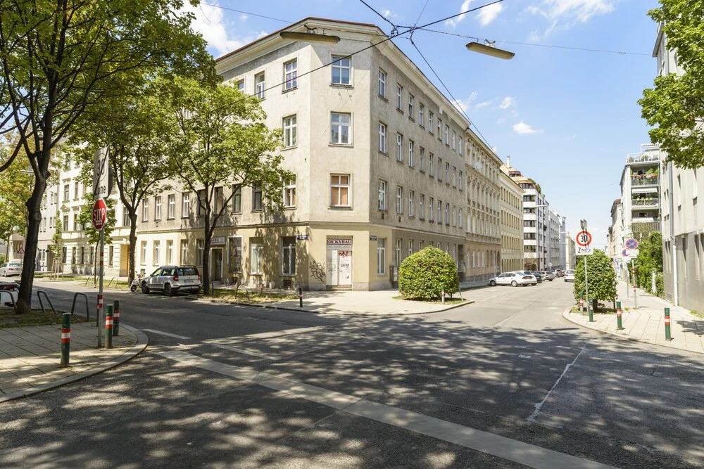 Van der Nüllgasse by Welcome2Vienna