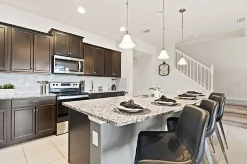 Vikram's Stylish Windsor At Westside Home 5 Bedroom Home by Redawning