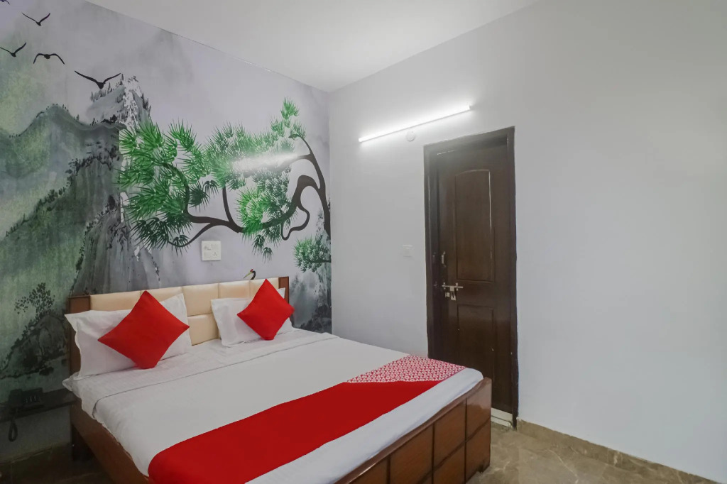 OYO Flagship 82749 Hotel Royal Rooms
