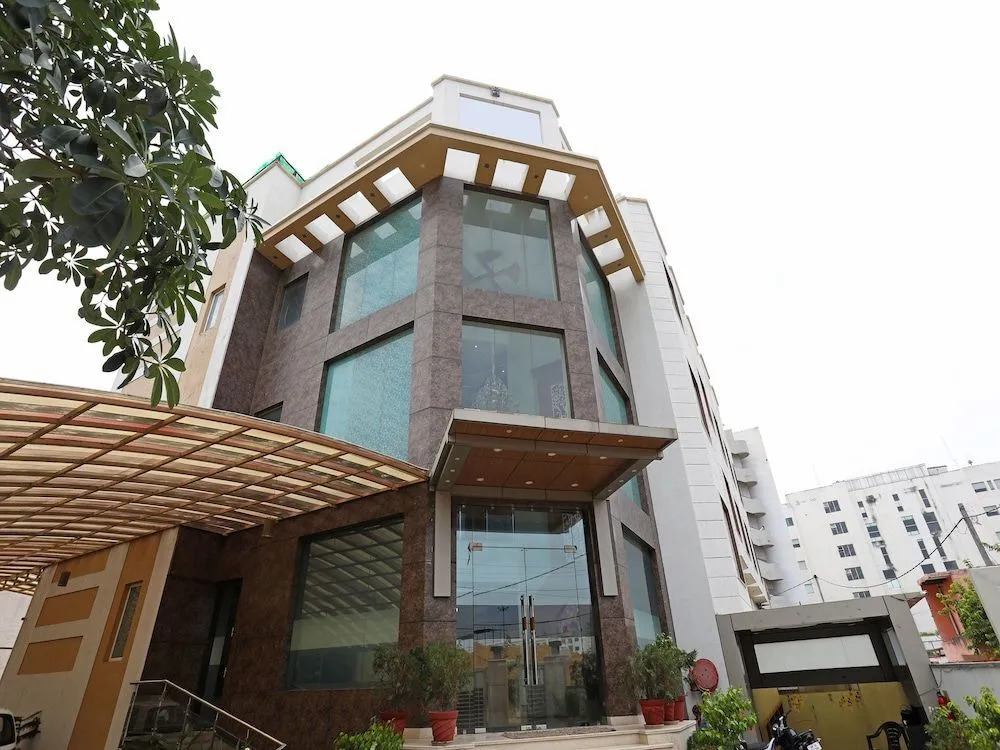 Qcent Gurgaon by Pacific Inn