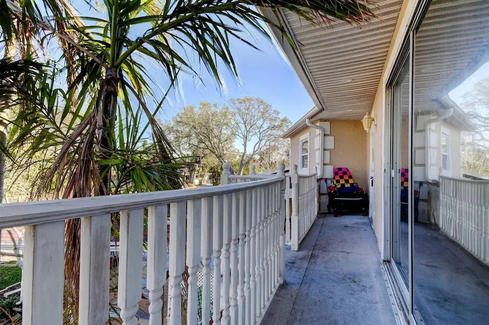 Simple Rooftop Gem 2 Blocks 2 Beach Pets Allowed