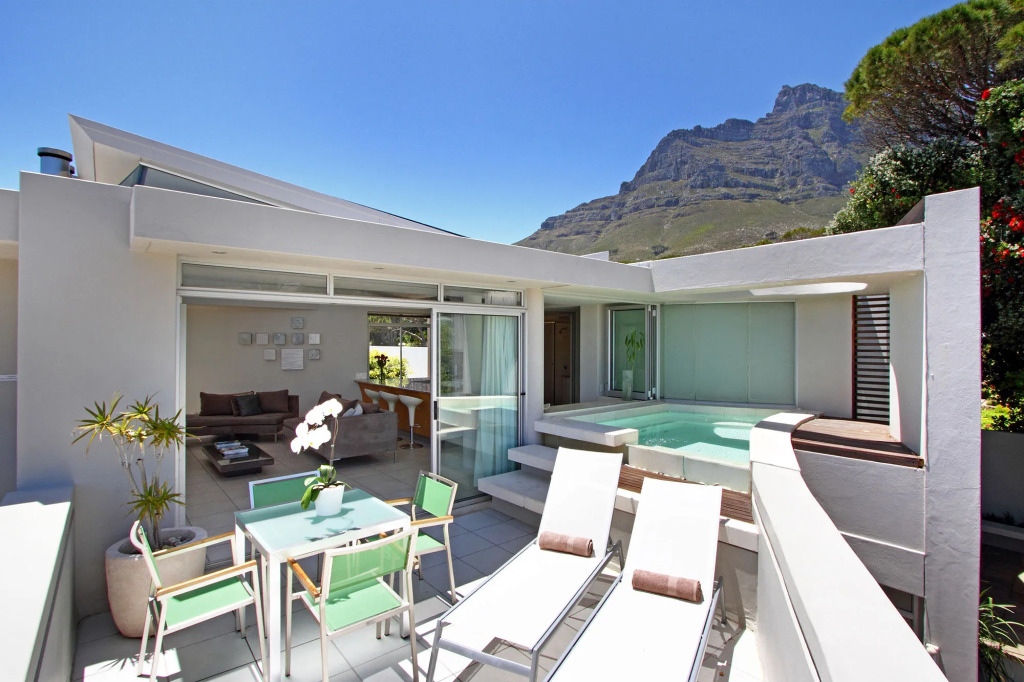 Lions View Villa & Apartment
