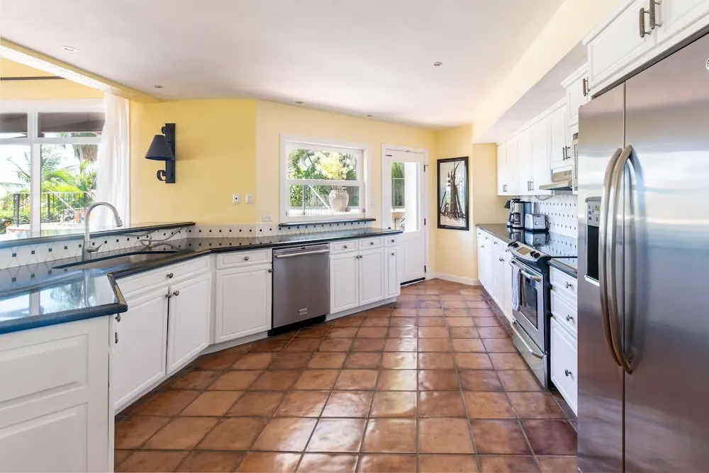Luxury Five-Bedroom Oasis in Playa Flamingo with a Private Pool and Stylish Decor