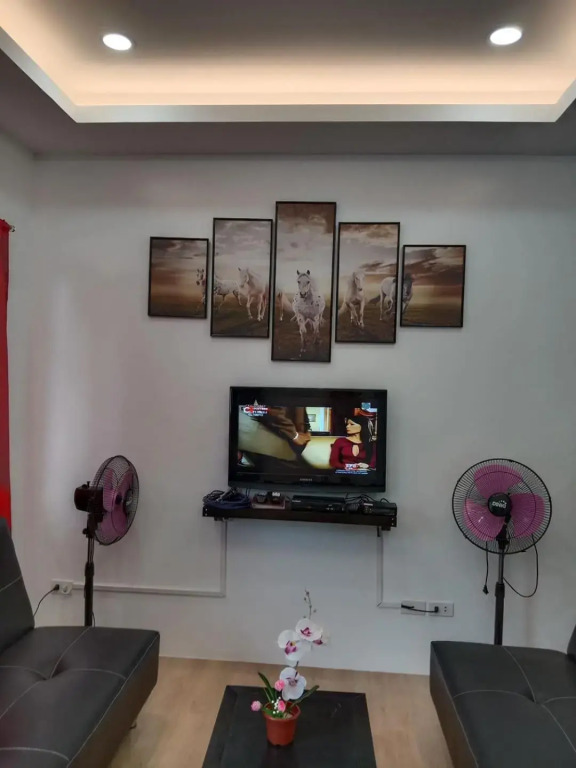 2BR townhouses good for 12pax each & NETFLIX & 100Mbps WIFI & pool resort 2min walk & 3km outside Pico de Loro Cove & Calayo Cove - with Endorsement for Pico de Loro Cove good for 7 days & Boat-Tour & Island Hopping assistance